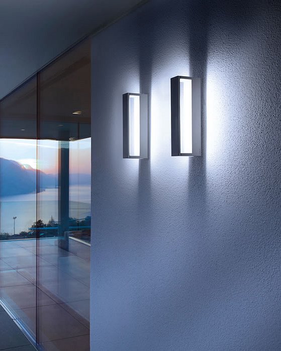 <h3>Cool applique</h3><br> <h4>Simes<br><span style="font-size: 14px">Lampada a parete</span></h4>