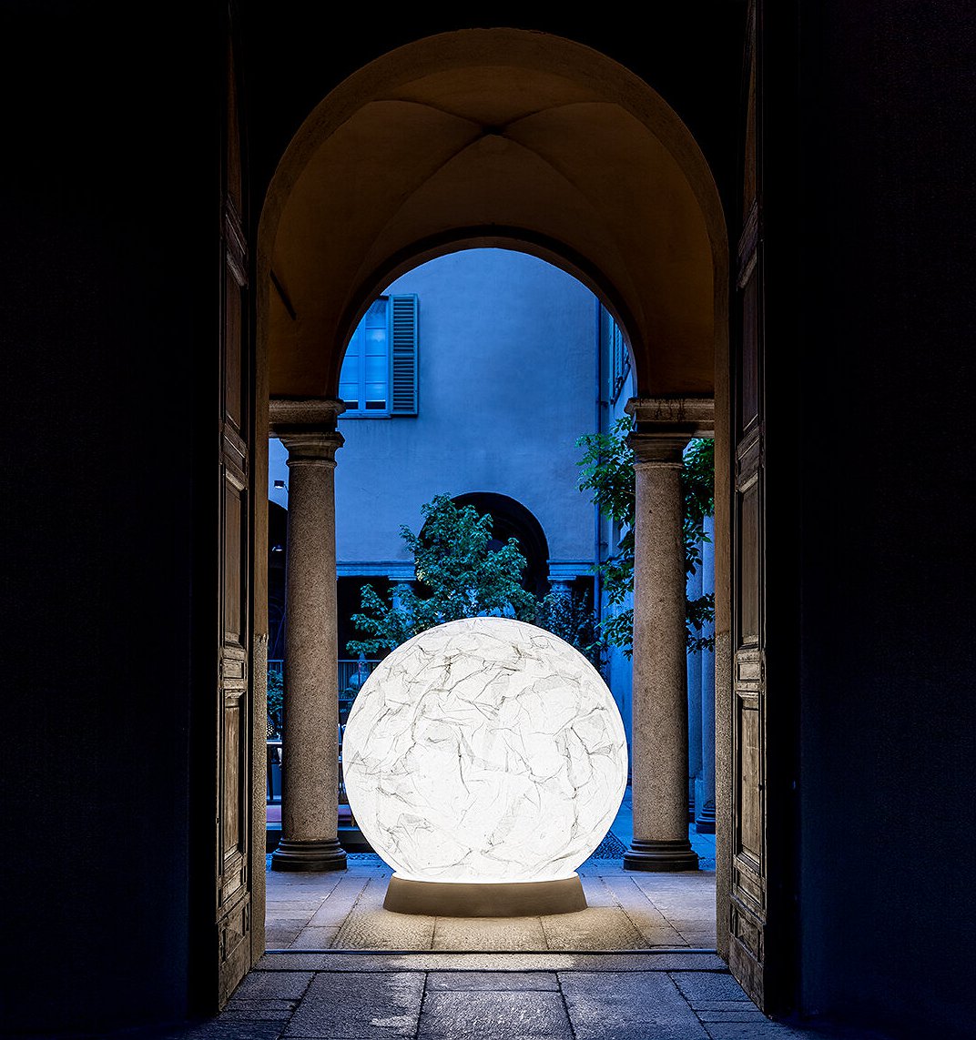 <h3>Moon F</h3><br> <h4>Davide Groppi<br><span style="font-size: 14px">Lampada da terra</span></h4>