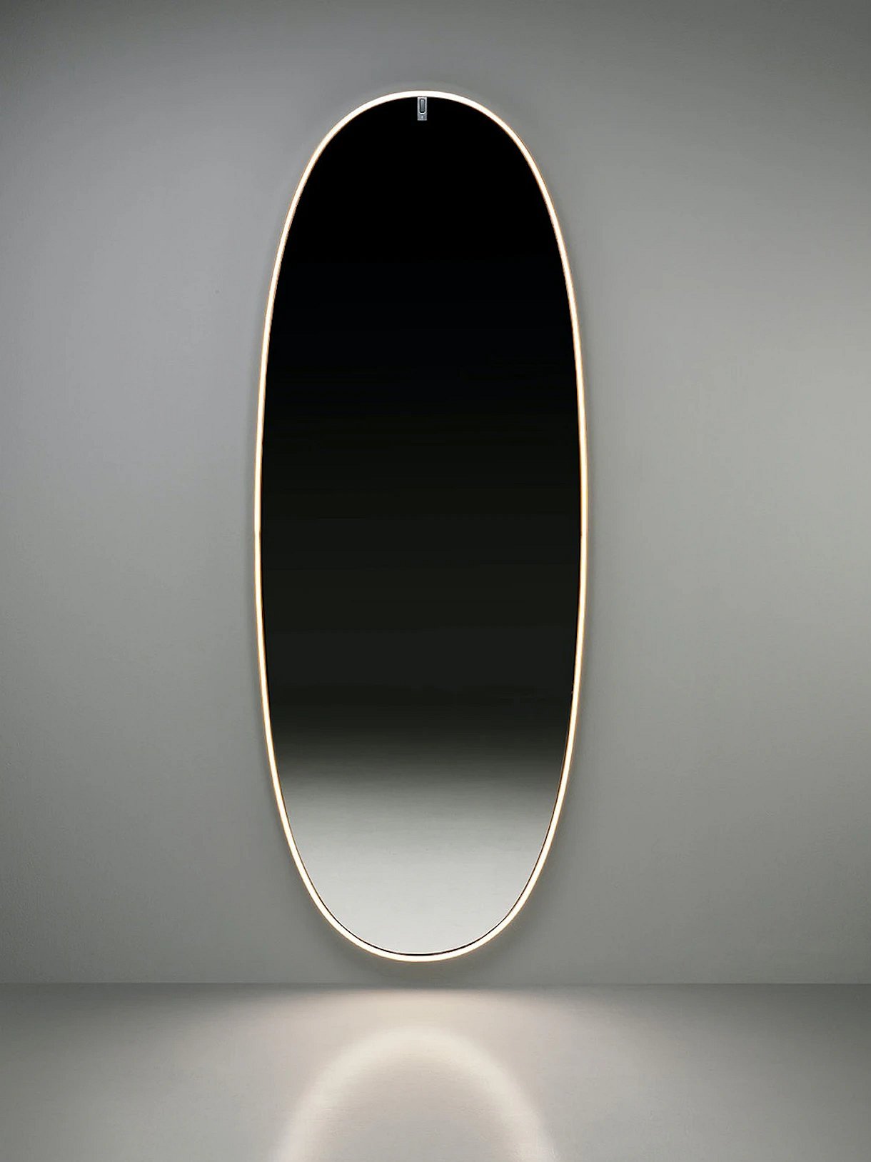 <h3>La Plus Belle</h3><br> <h4>Flos<br><span style="font-size: 14px">Lampada a parete</span></h4>