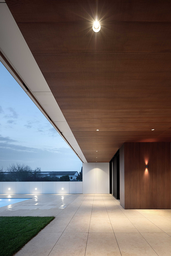 <h3>TRAM WALL 1.0</h3><br> <h4>Wever & Ducré<br><span style="font-size: 14px">Lampada a parete</span></h4>